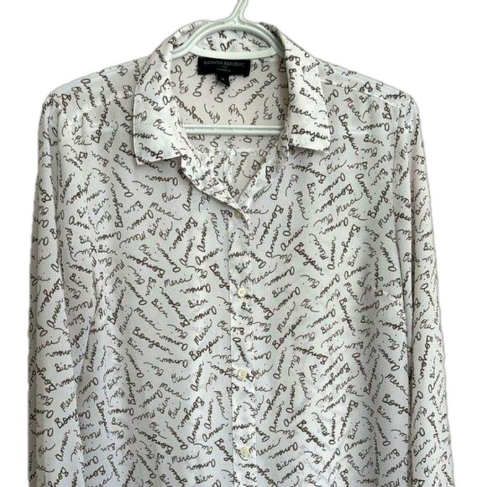 Banana Republic Drapey Classic Shirt White Bonjour Amour Print Sz M Button Down